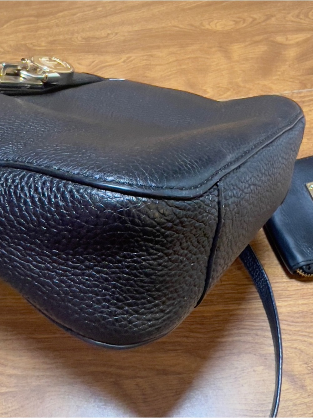 Michael Kors Black Leather Hamilton Traveler Messenger bag & Small Wallet Set - Picture 8 of 14